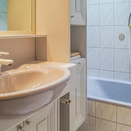 Apartment Schoene Ferienwohnung-Fuegen Fuegen